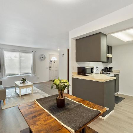 Central Bellevue Retreat Bagian luar foto
