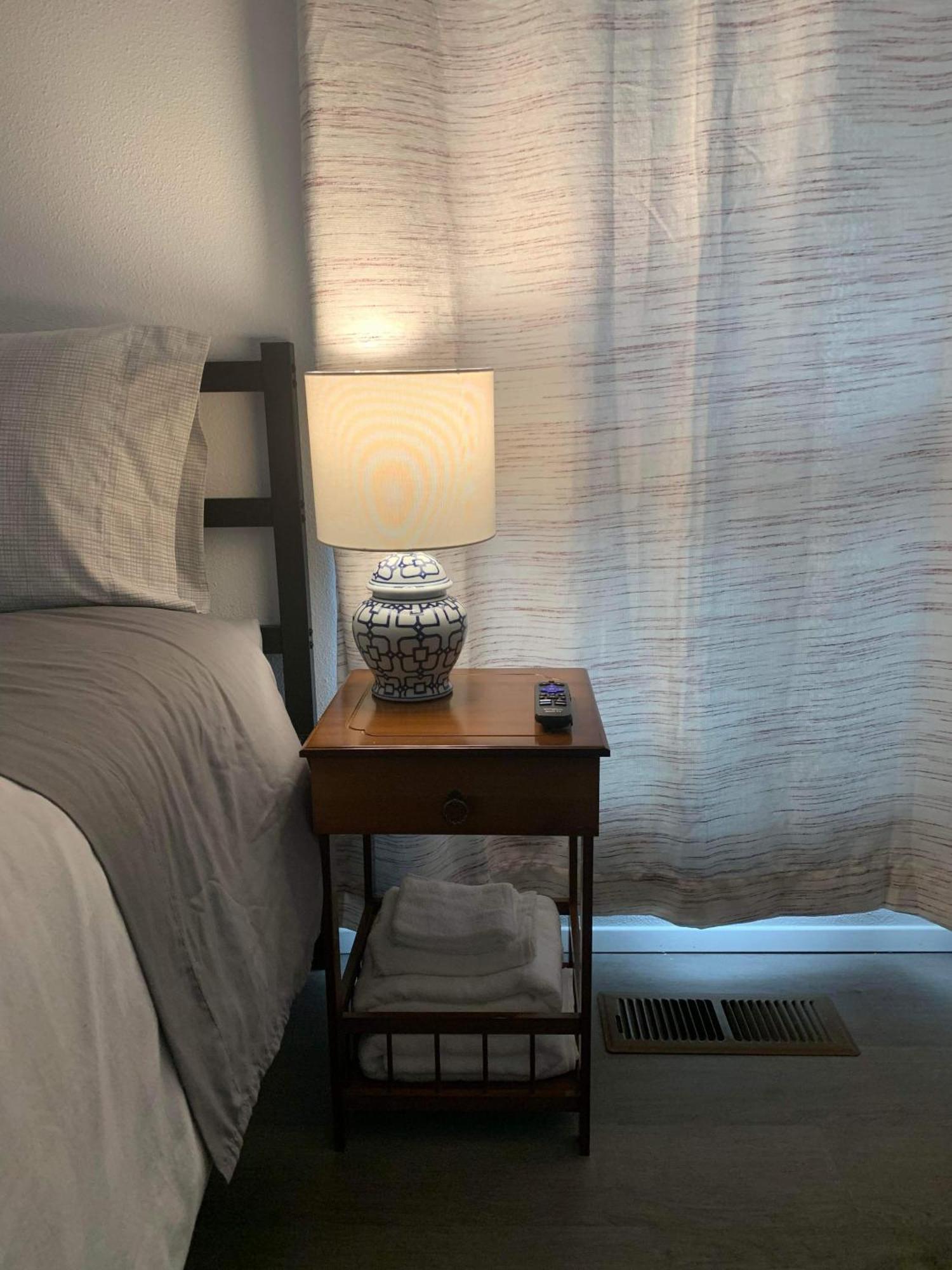Central Bellevue Retreat Bagian luar foto