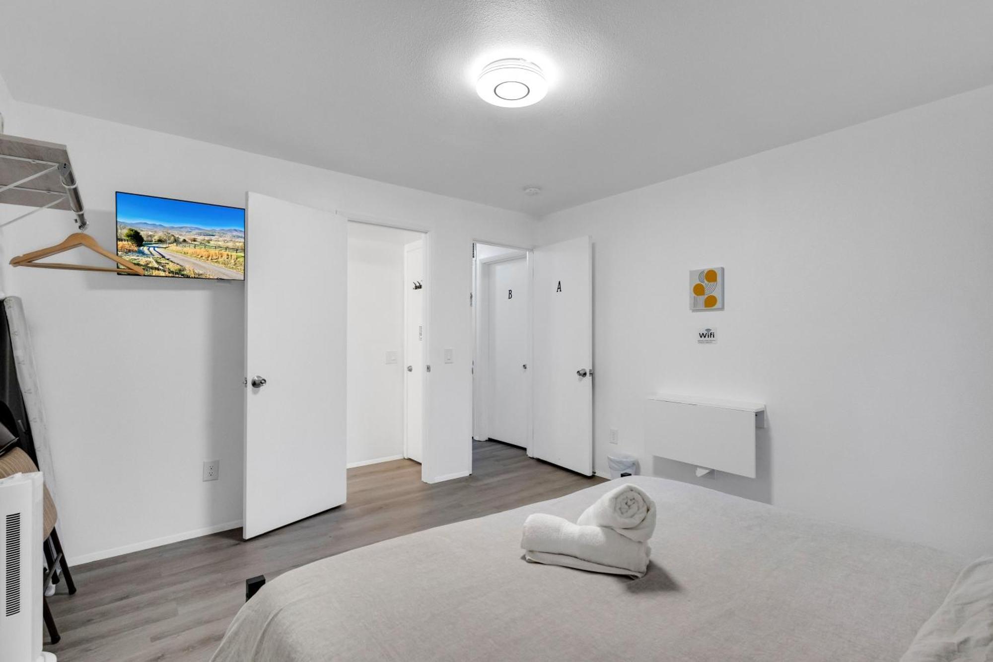 Central Bellevue Retreat Bagian luar foto