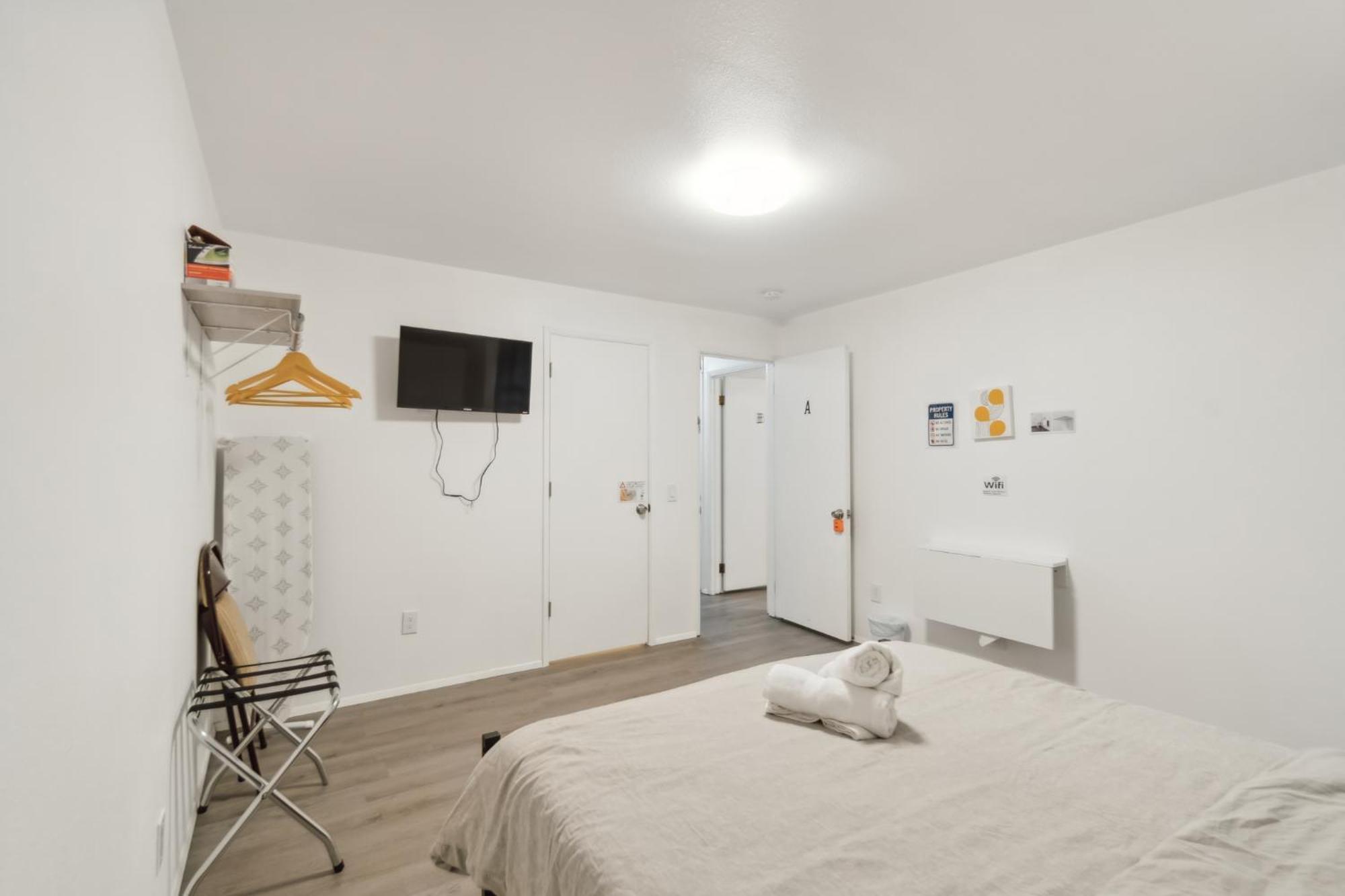 Central Bellevue Retreat Bagian luar foto