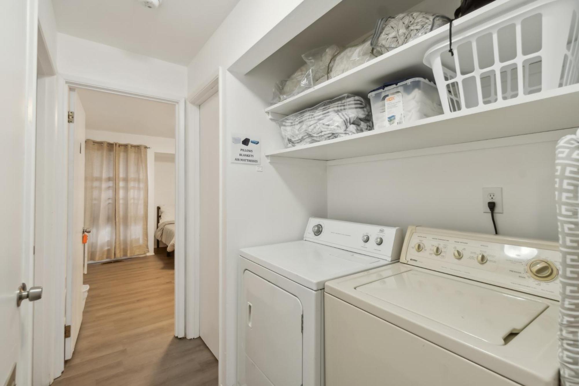 Central Bellevue Retreat Bagian luar foto